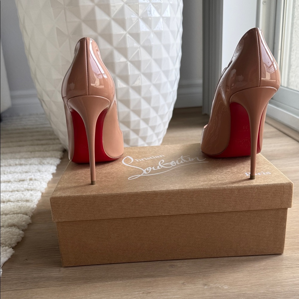 Christian Louboutin Hot Chick 100